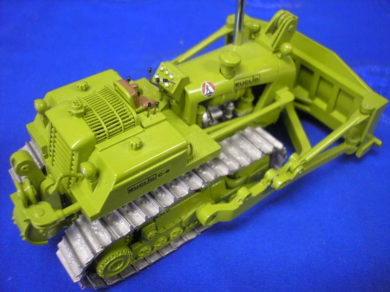 EMDM019 Euclid C-6 Dozer